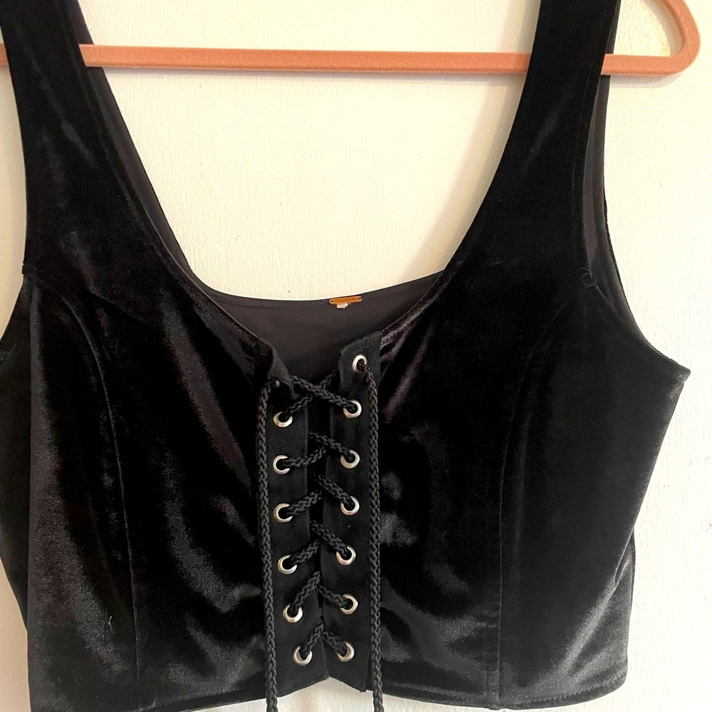 Velvet black crop top with lacing ties (M/L)
